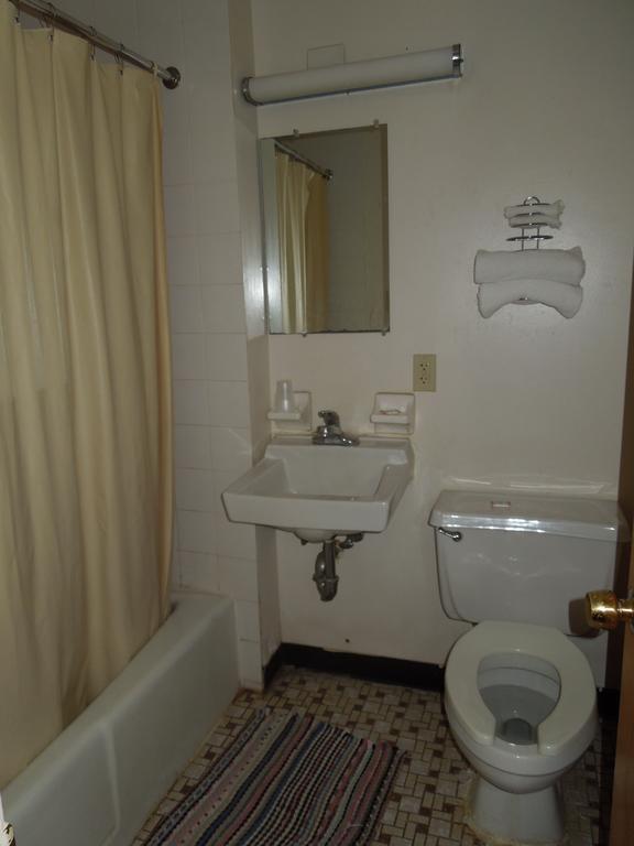 Lees Motel Edison Dış mekan fotoğraf