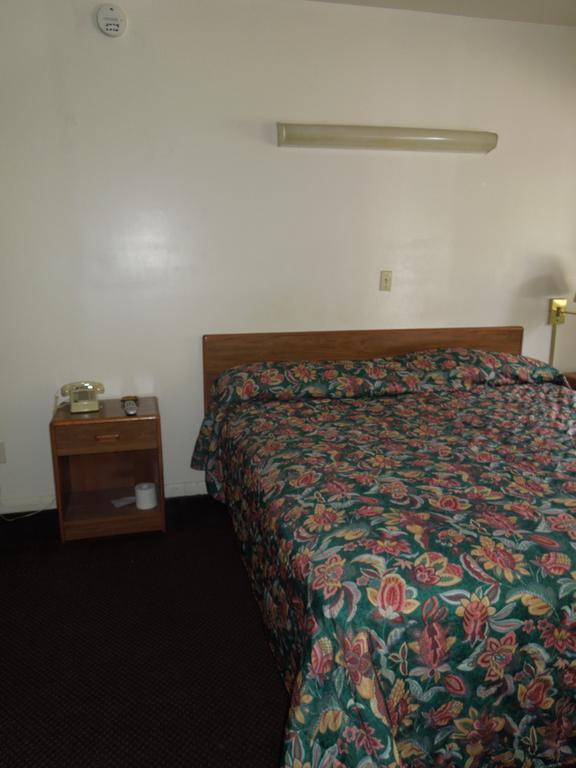 Lees Motel Edison Oda fotoğraf