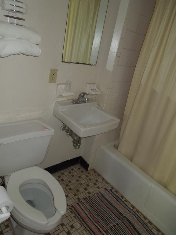 Lees Motel Edison Oda fotoğraf